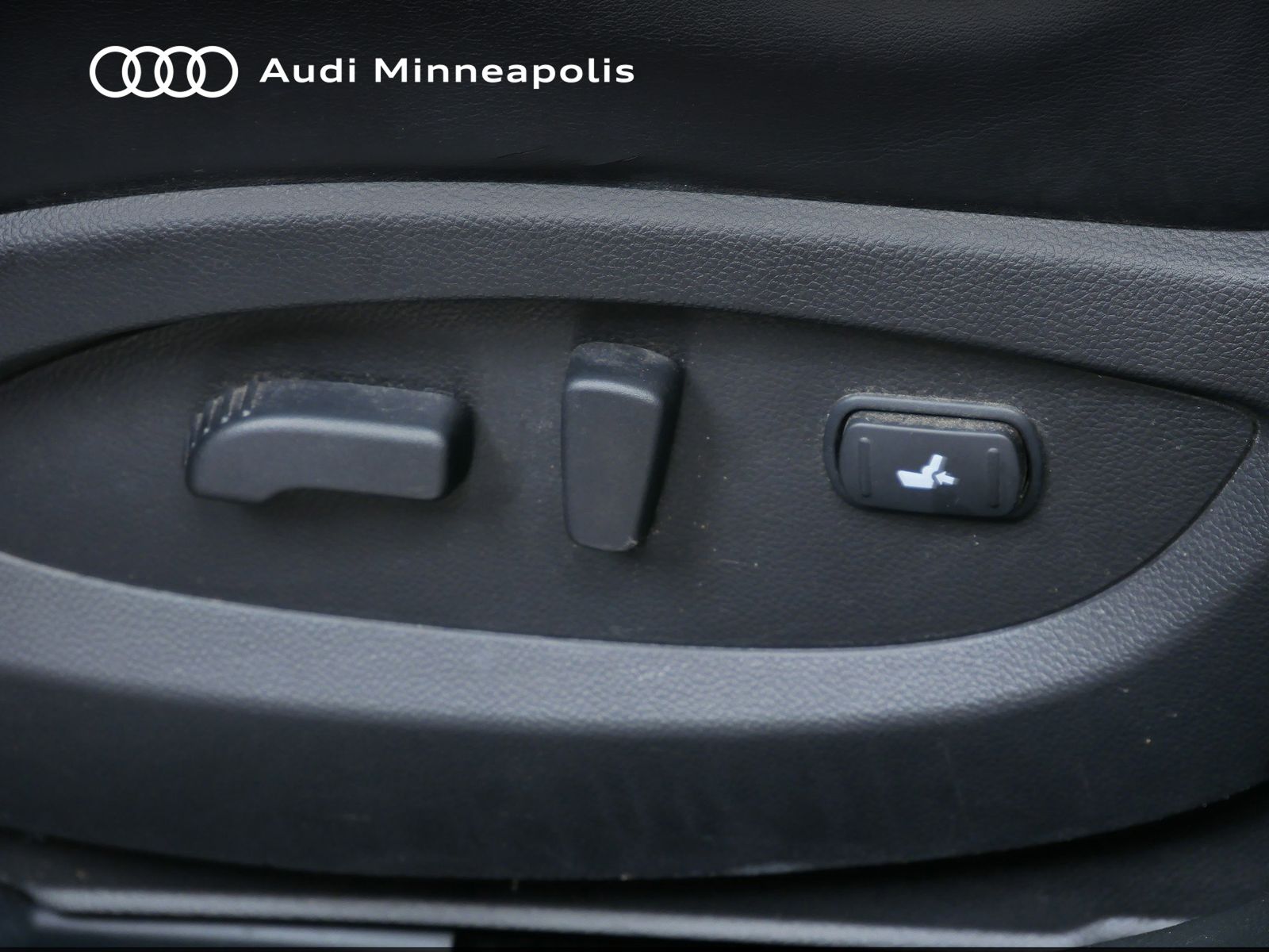 Thumbnail: 2015 INFINITI QX70 - 13