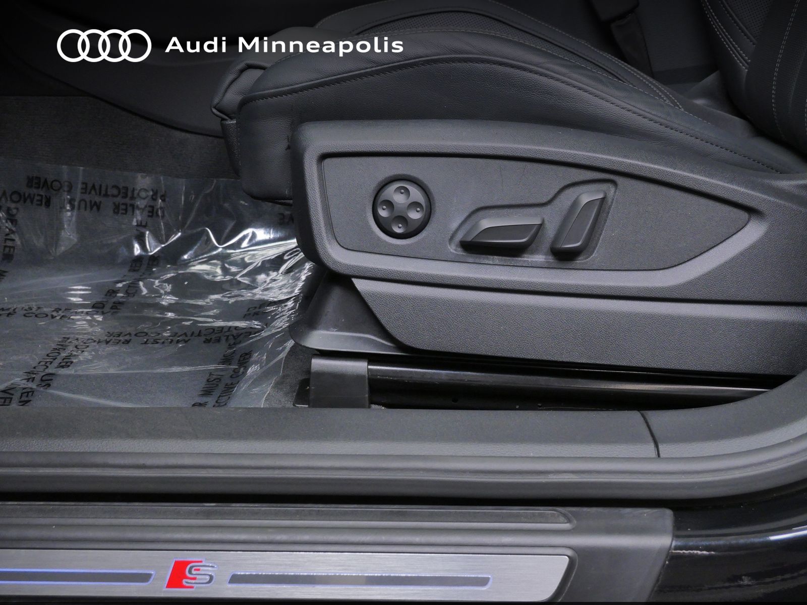 Thumbnail: 2023 Audi Q5 - 13