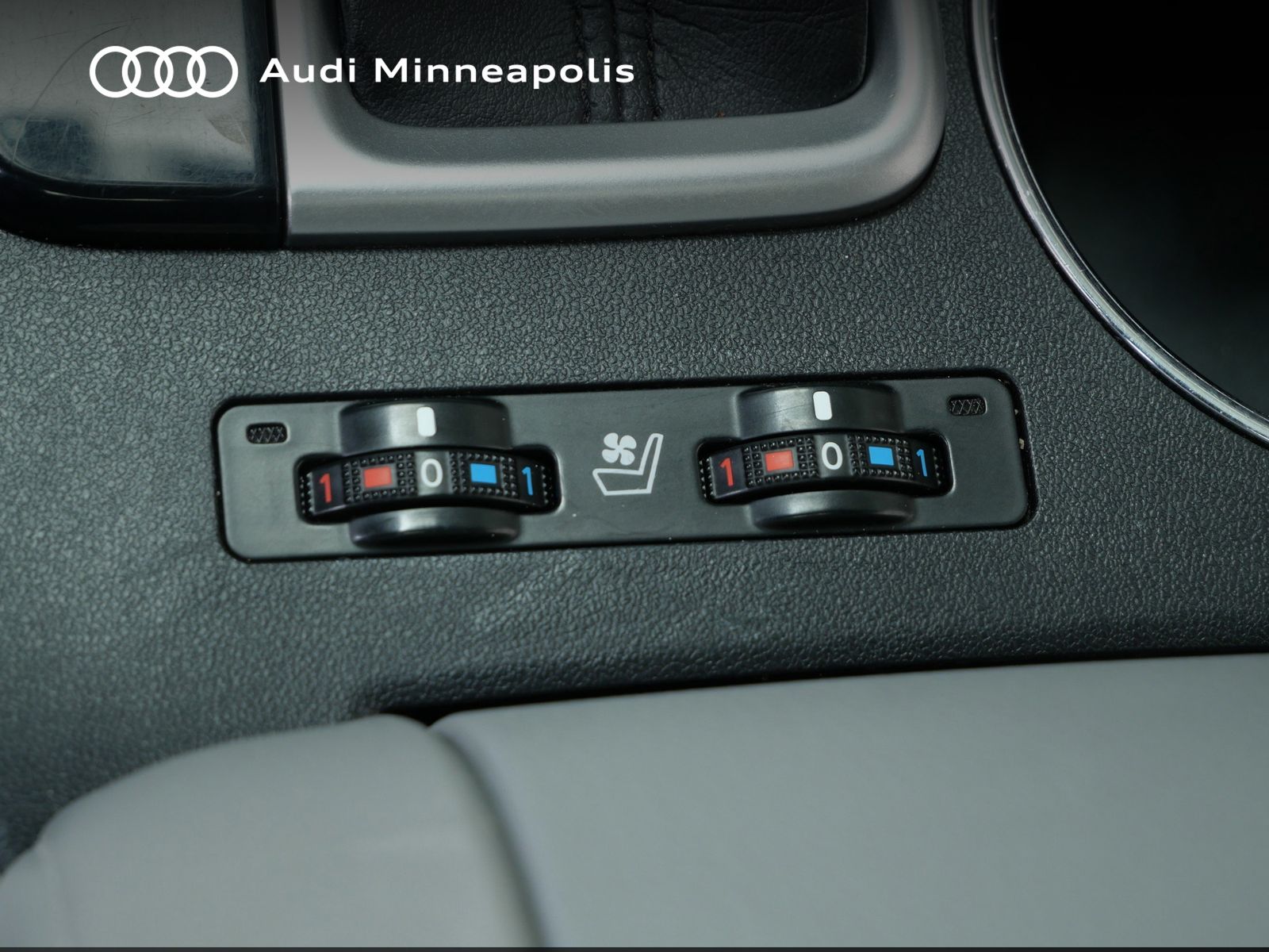 Thumbnail: 2016 Toyota Highlander - 27