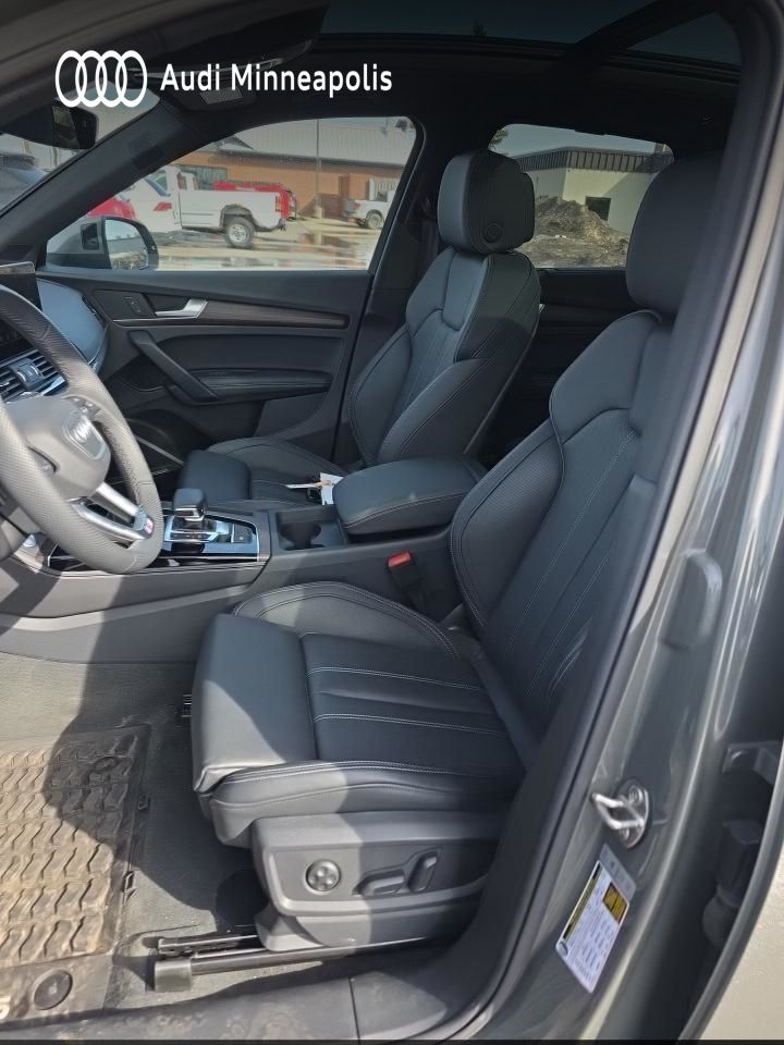 Thumbnail: 2025 Audi Q5 - 10