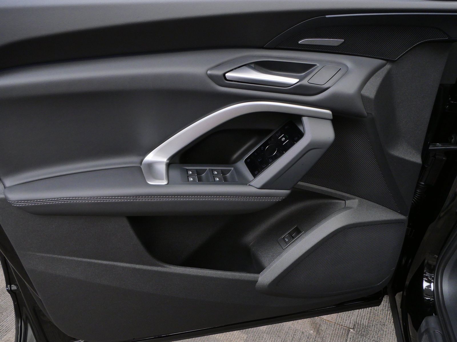 Thumbnail: 2026 Audi Q5 - 10