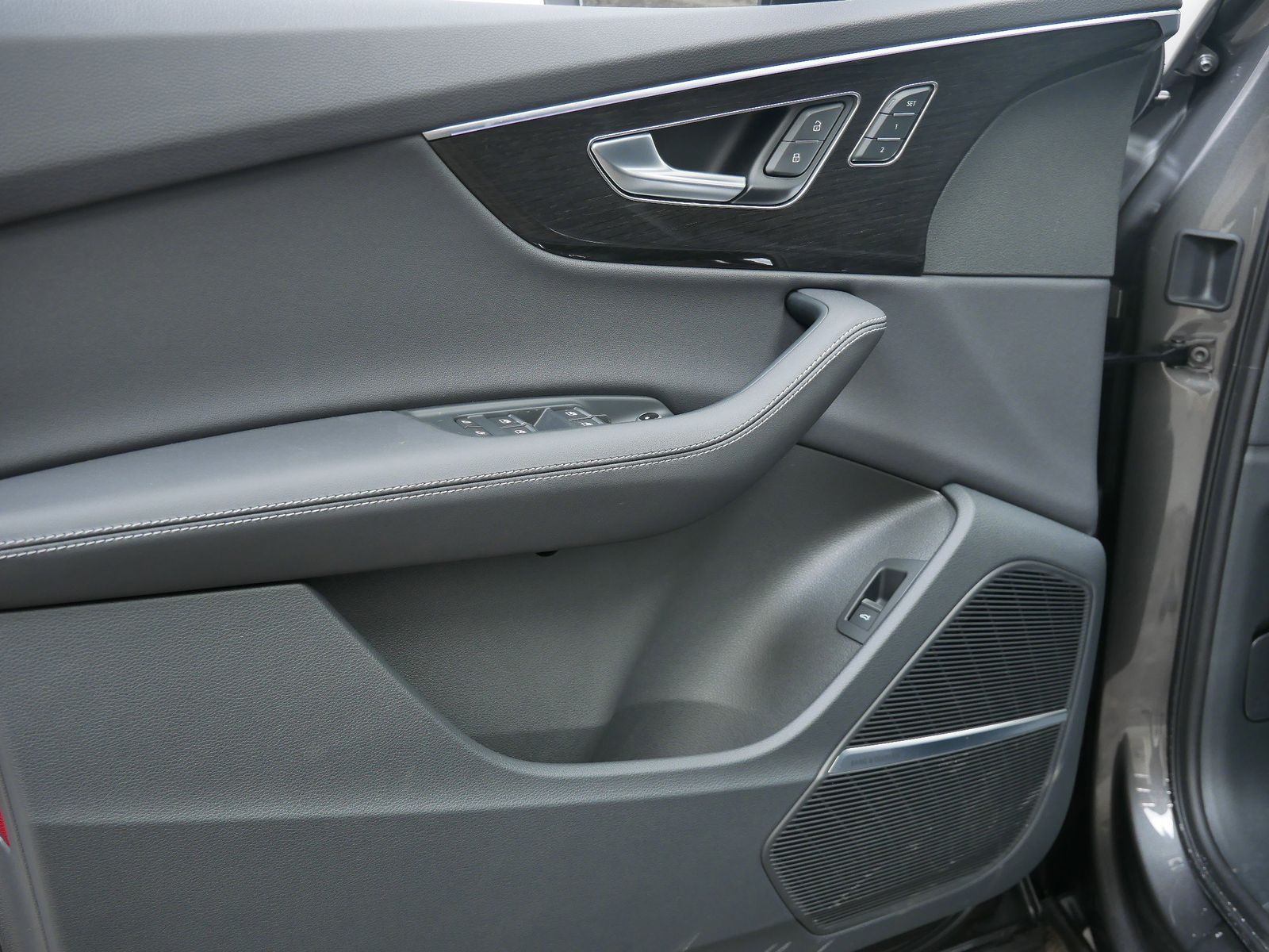 Thumbnail: 2026 Audi Q7 - 10