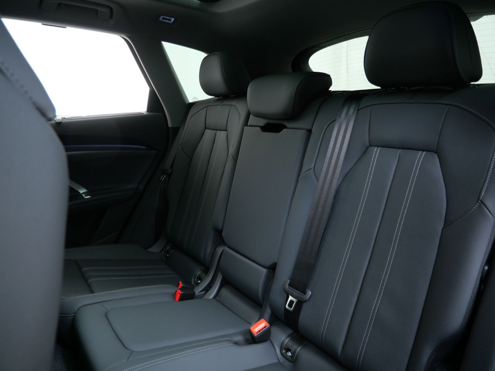 Thumbnail: 2025 Audi Q5 - 12