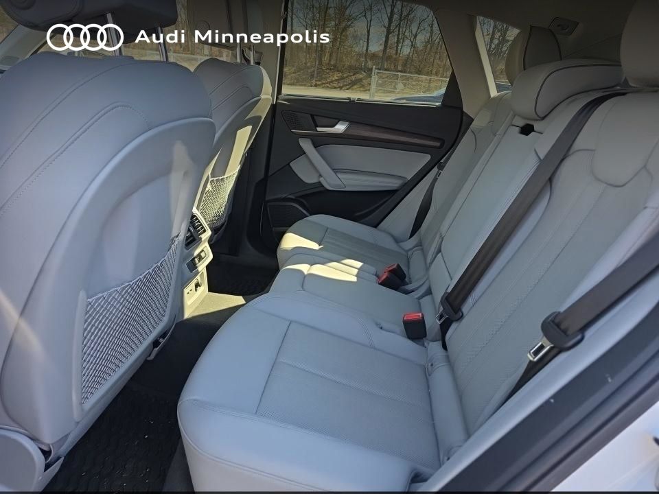 Thumbnail: 2023 Audi Q5 - 6