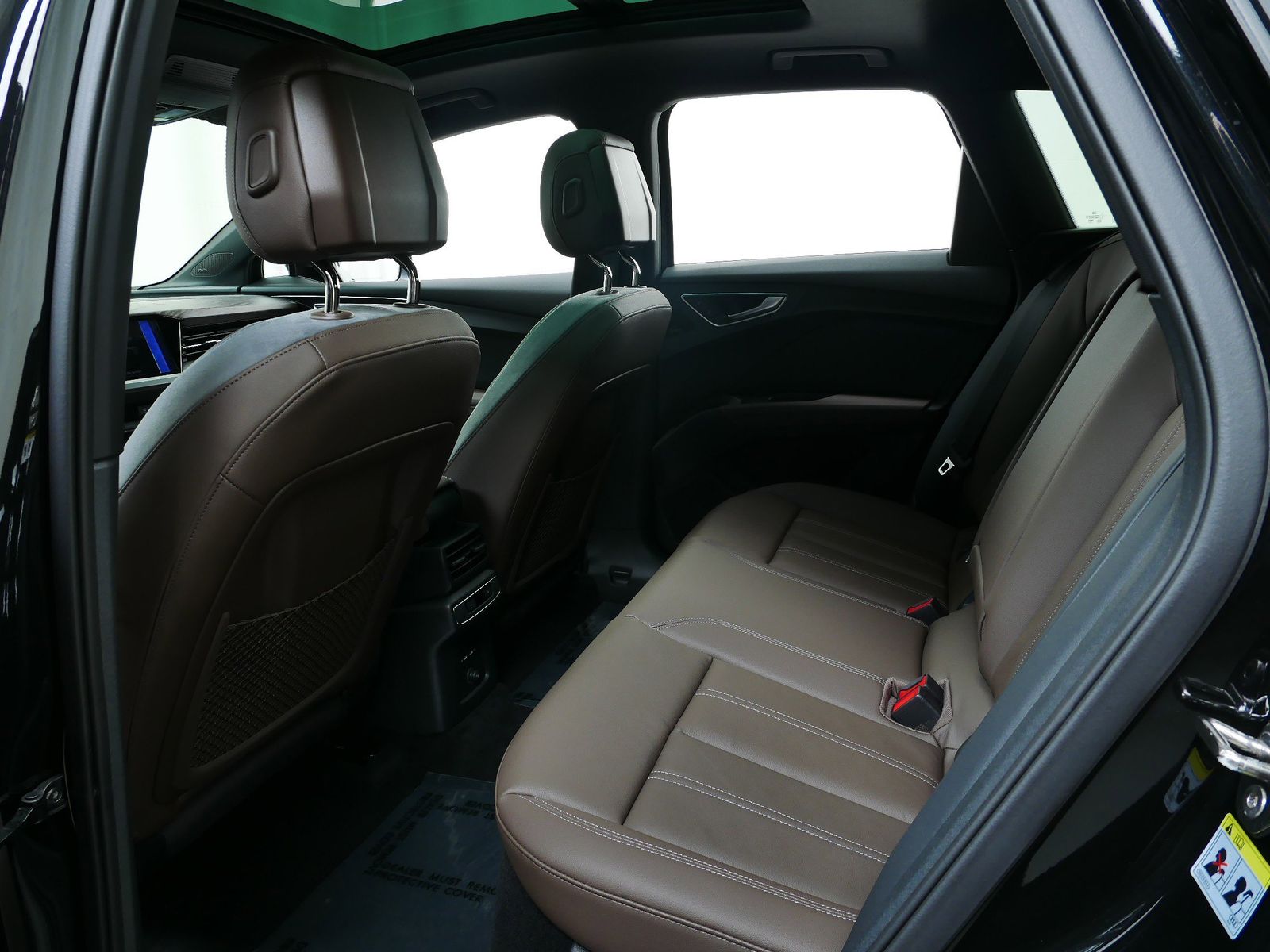Thumbnail: 2025 Audi Q4 e-tron - 12