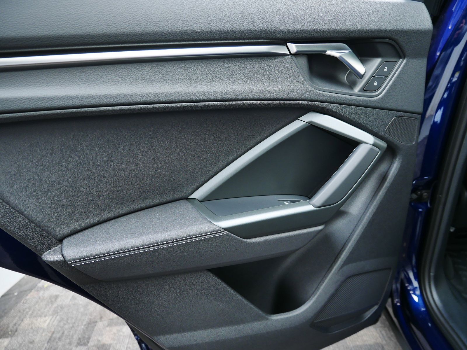 Thumbnail: 2025 Audi Q3 - 13