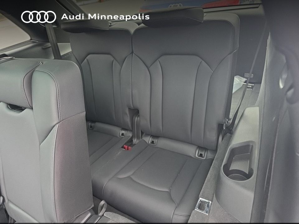 Thumbnail: 2023 Audi Q7 - 13