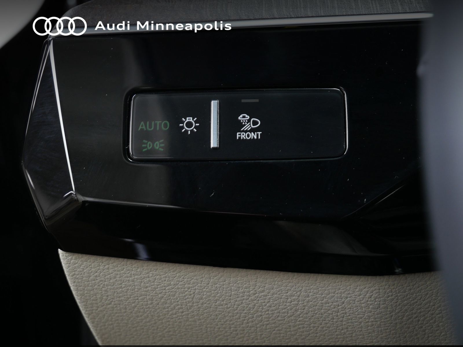 Thumbnail: 2024 Audi Q8 e-tron - 19