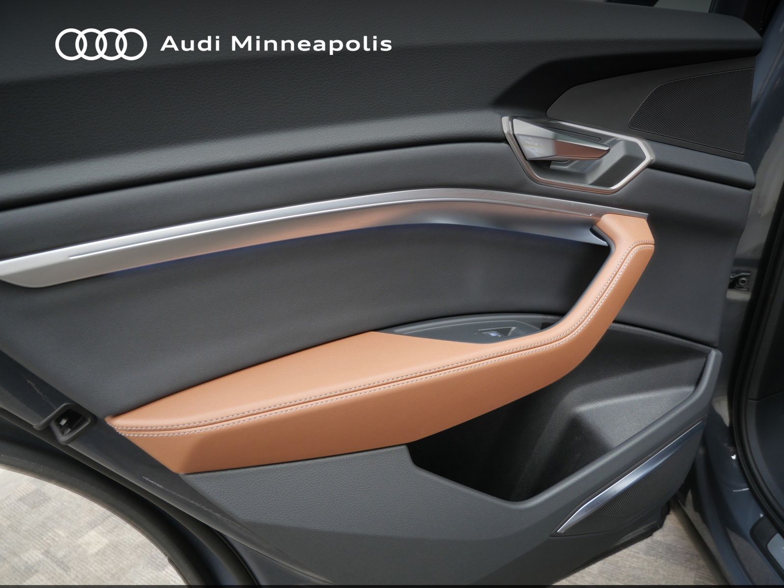 Thumbnail: 2024 Audi Q8 e-tron - 17