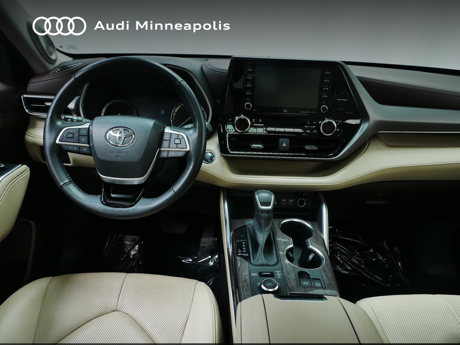 Thumbnail: 2022 Toyota Highlander - 15