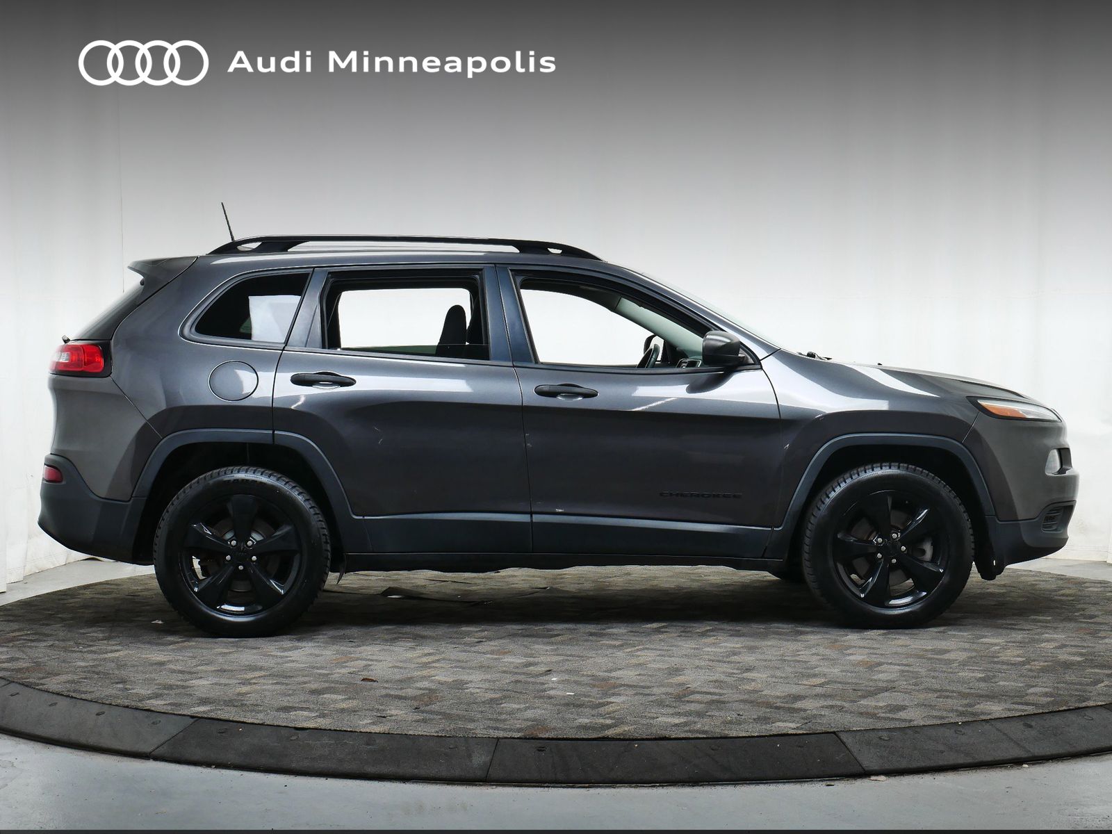 Thumbnail: 2016 Jeep Cherokee - 9
