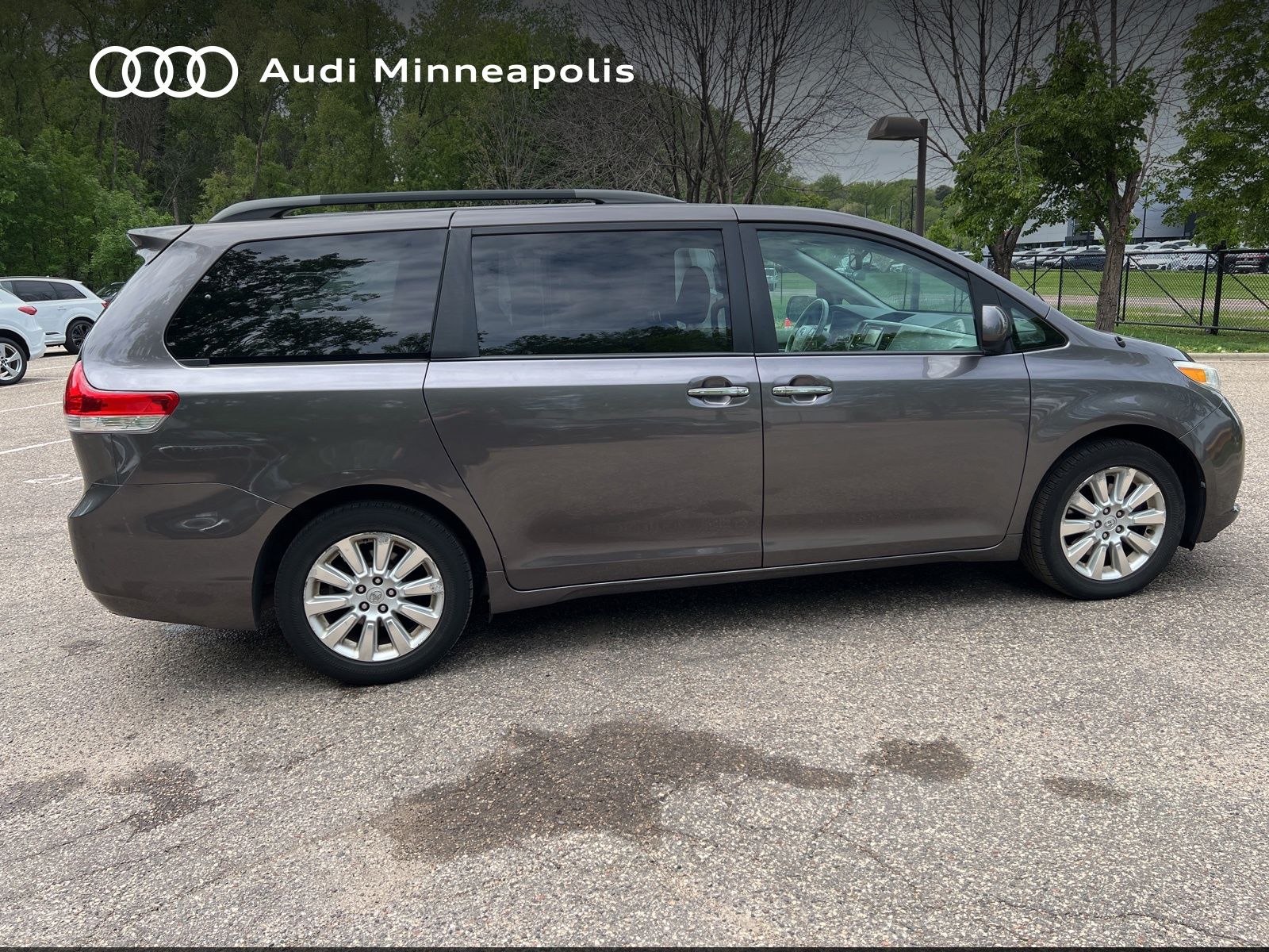 Thumbnail: 2013 Toyota Sienna - 7