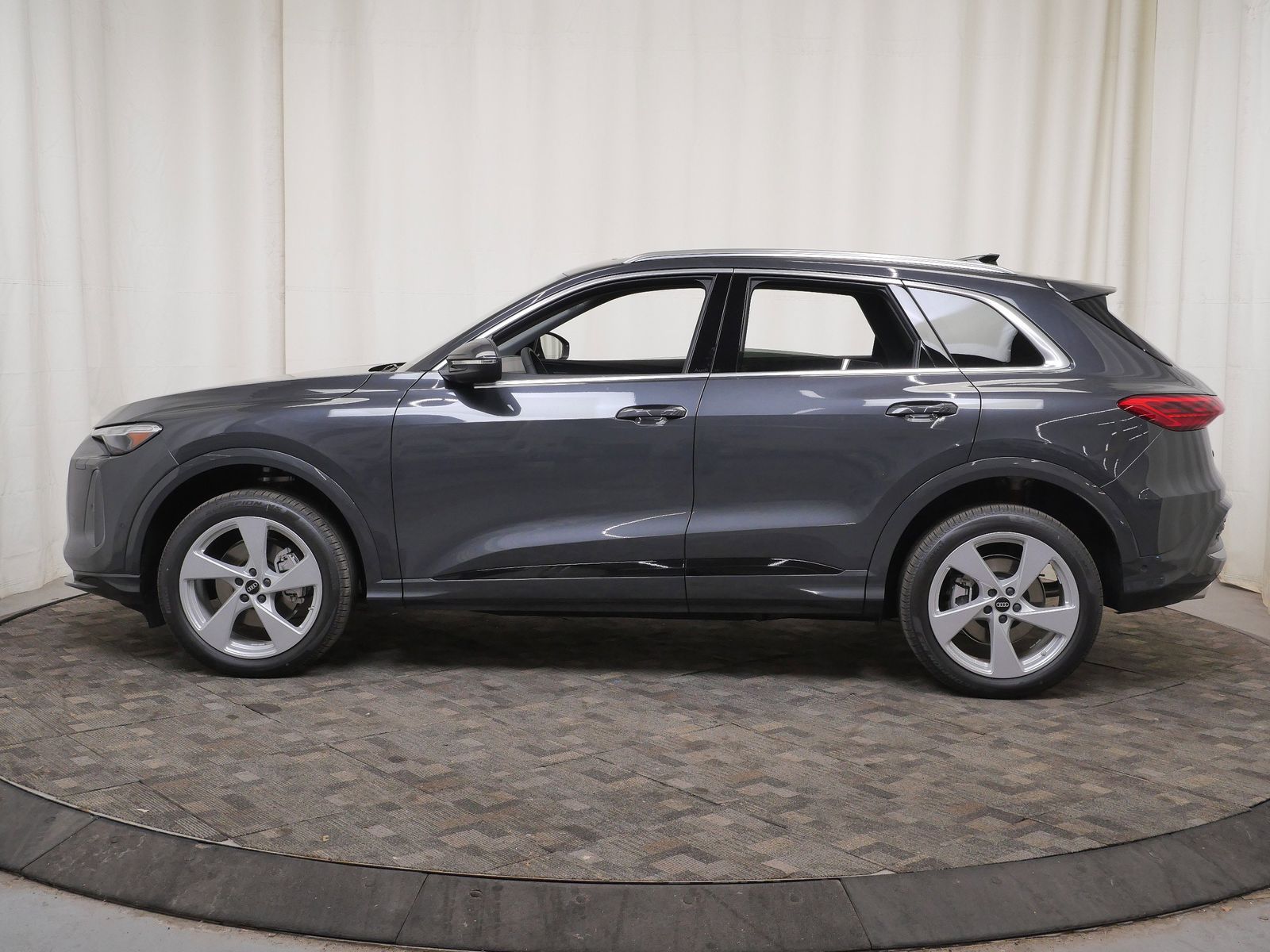 Thumbnail: 2026 Audi Q5 - 3