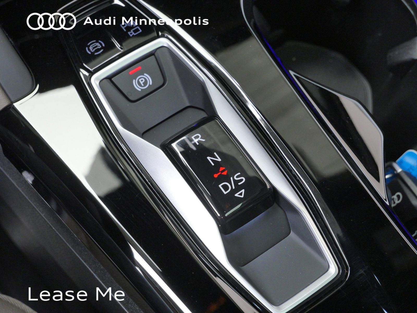 Thumbnail: 2025 Audi Q5 - 30