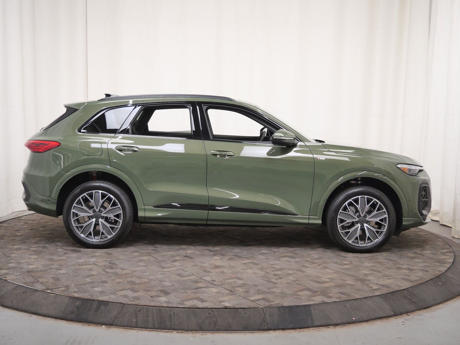 Thumbnail: 2026 Audi Q5 - 7