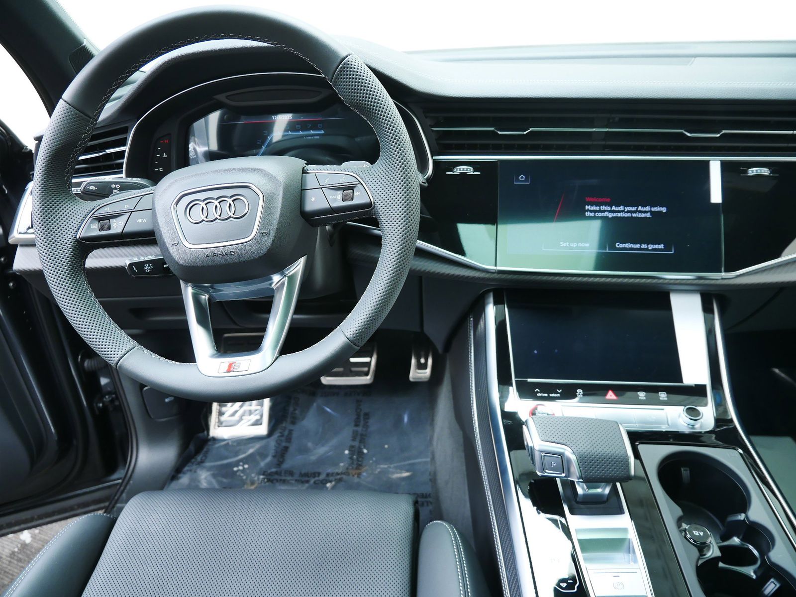 Thumbnail: 2026 Audi SQ7 - 12