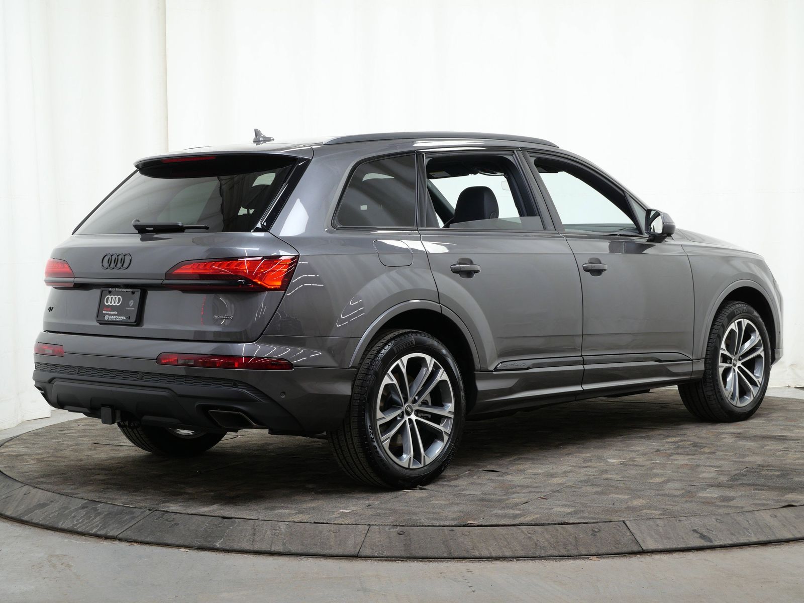 Thumbnail: 2026 Audi Q7 - 6