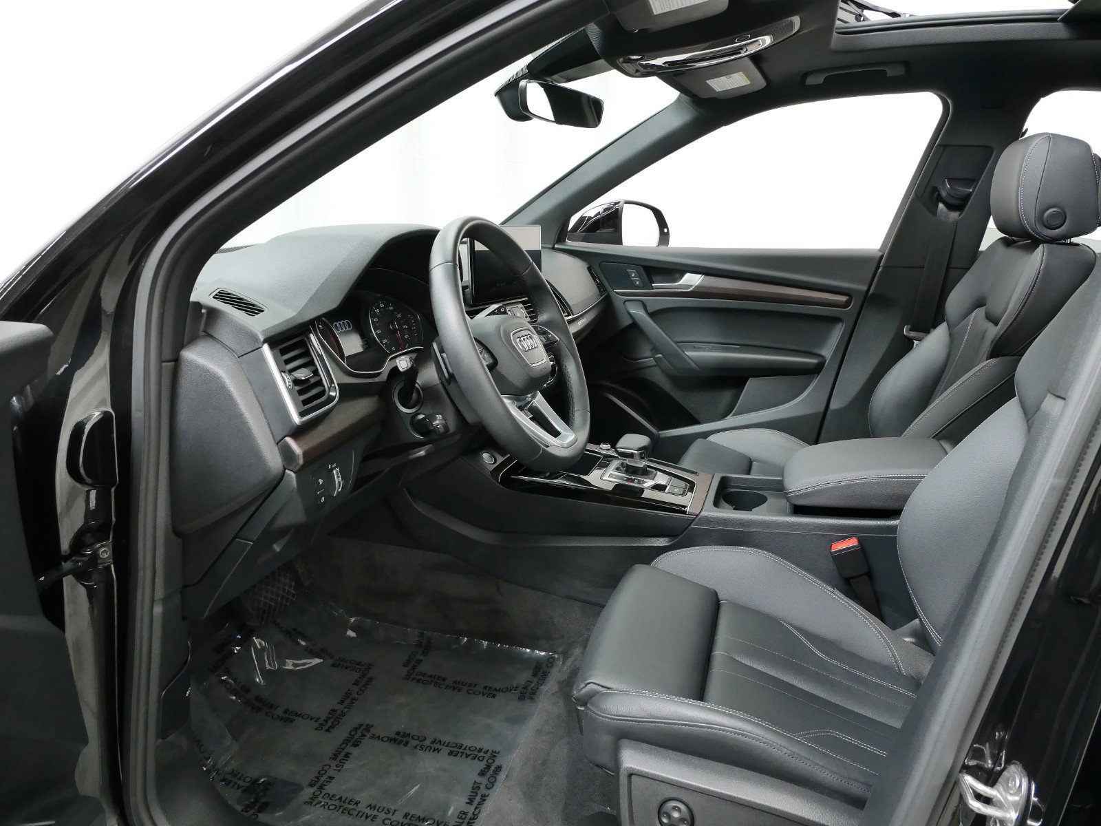 Used 2024 Audi Q5 Sportback Premium with VIN WA14AAFY7R2000820 for sale in Minneapolis, Minnesota