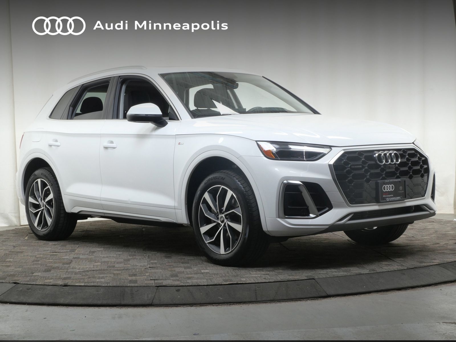 Thumbnail: 2023 Audi Q5 - 10