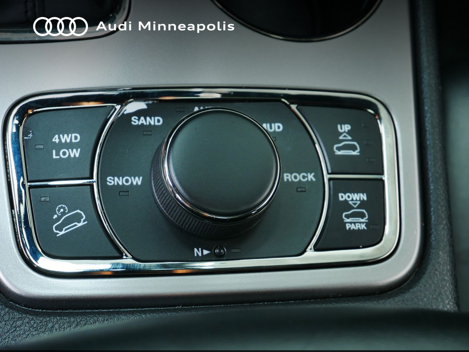 Thumbnail: 2020 Jeep Grand Cherokee - 26