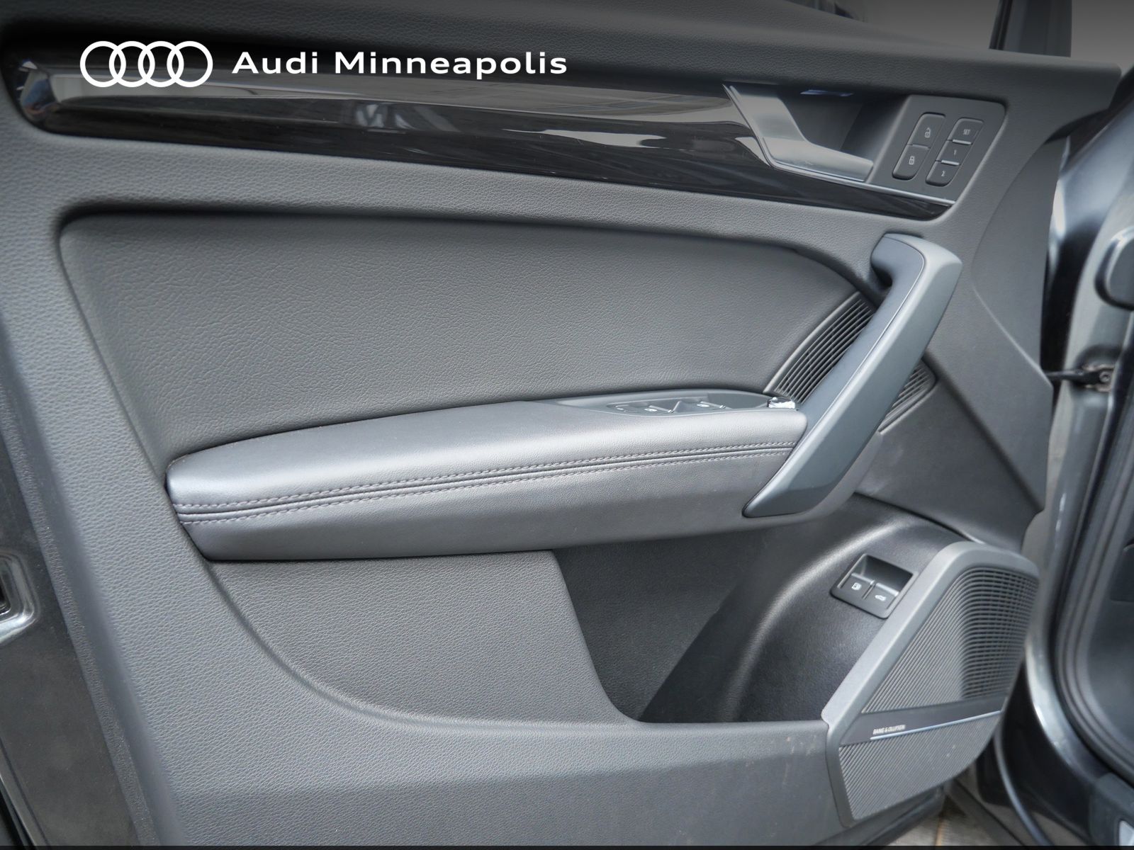 Thumbnail: 2020 Audi Q5 - 11