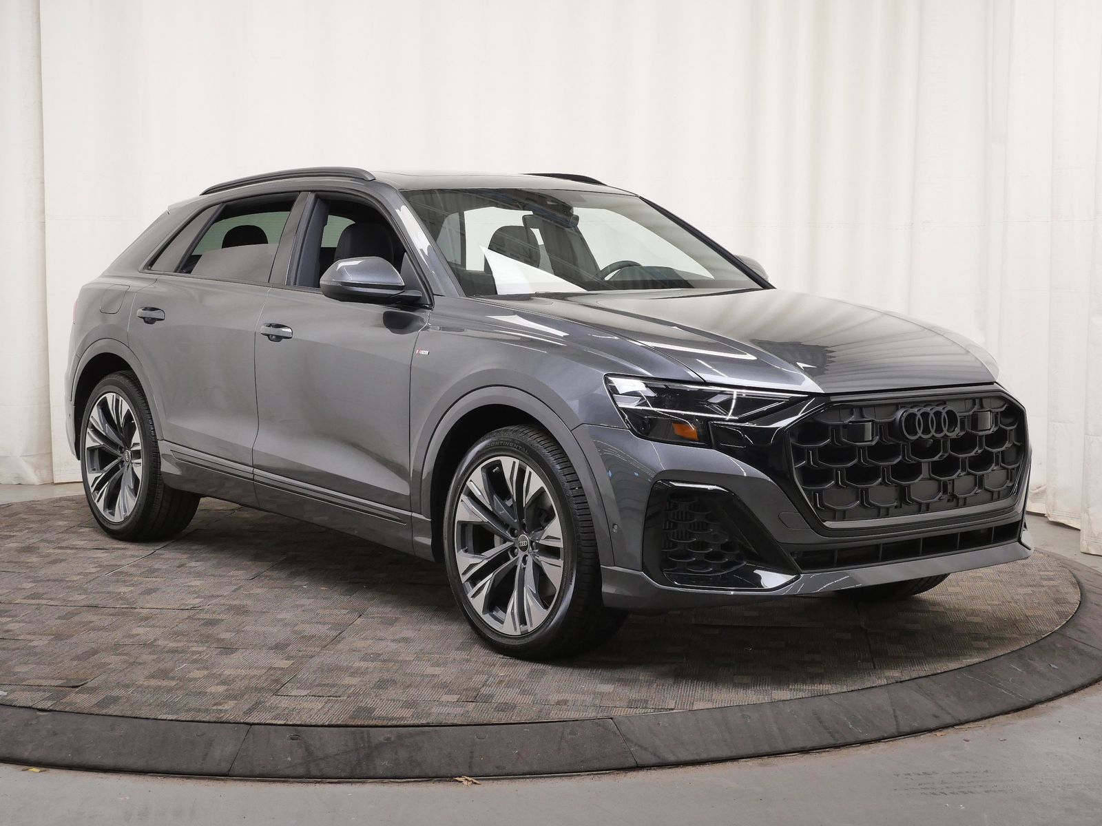Thumbnail: 2026 Audi Q8 - 8