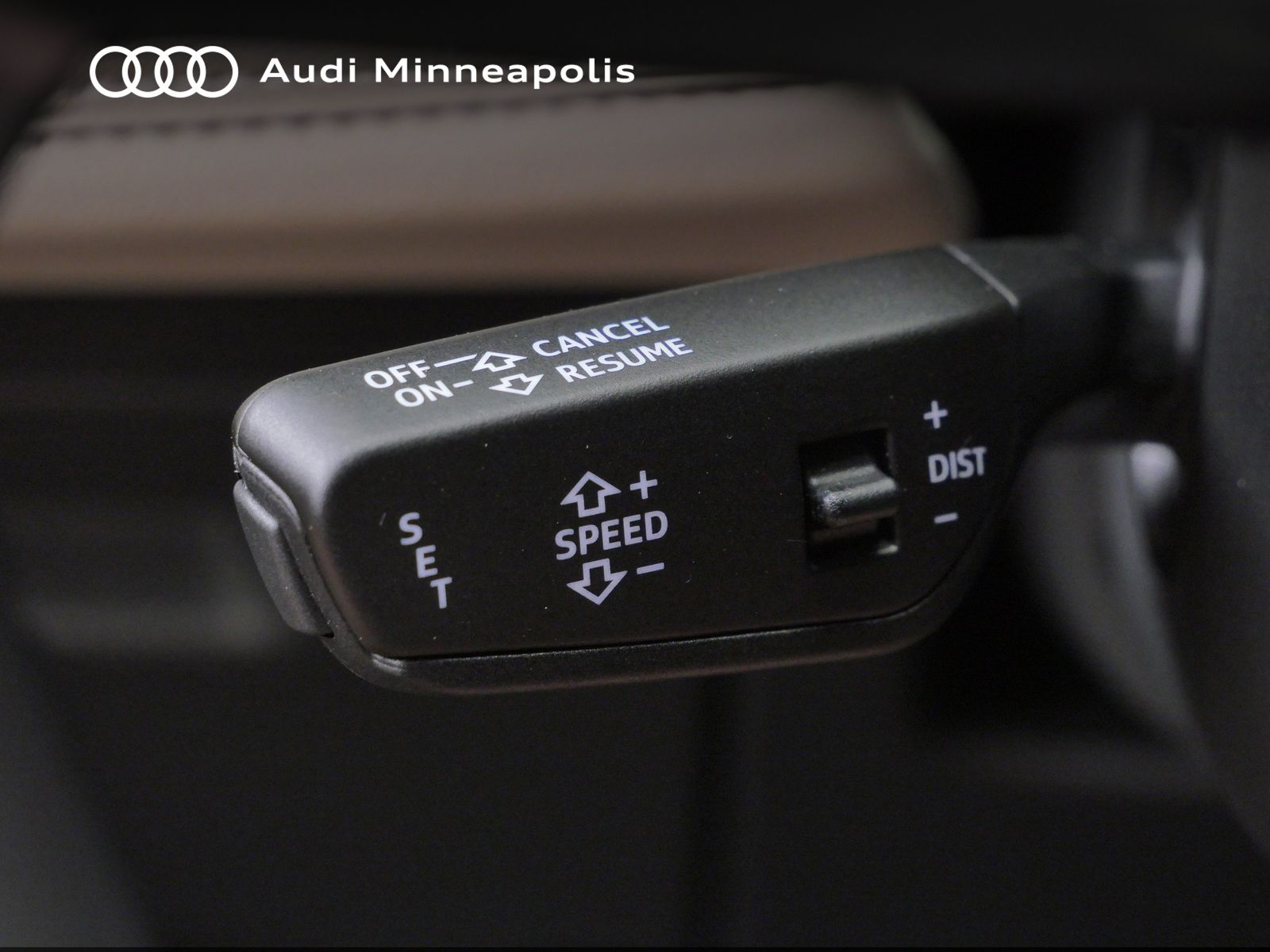 Thumbnail: 2025 Audi Q6 e-tron - 23