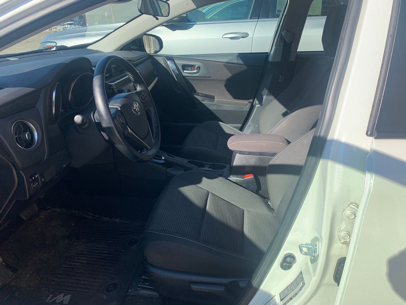 Thumbnail: 2018 Toyota Corolla iM - 2