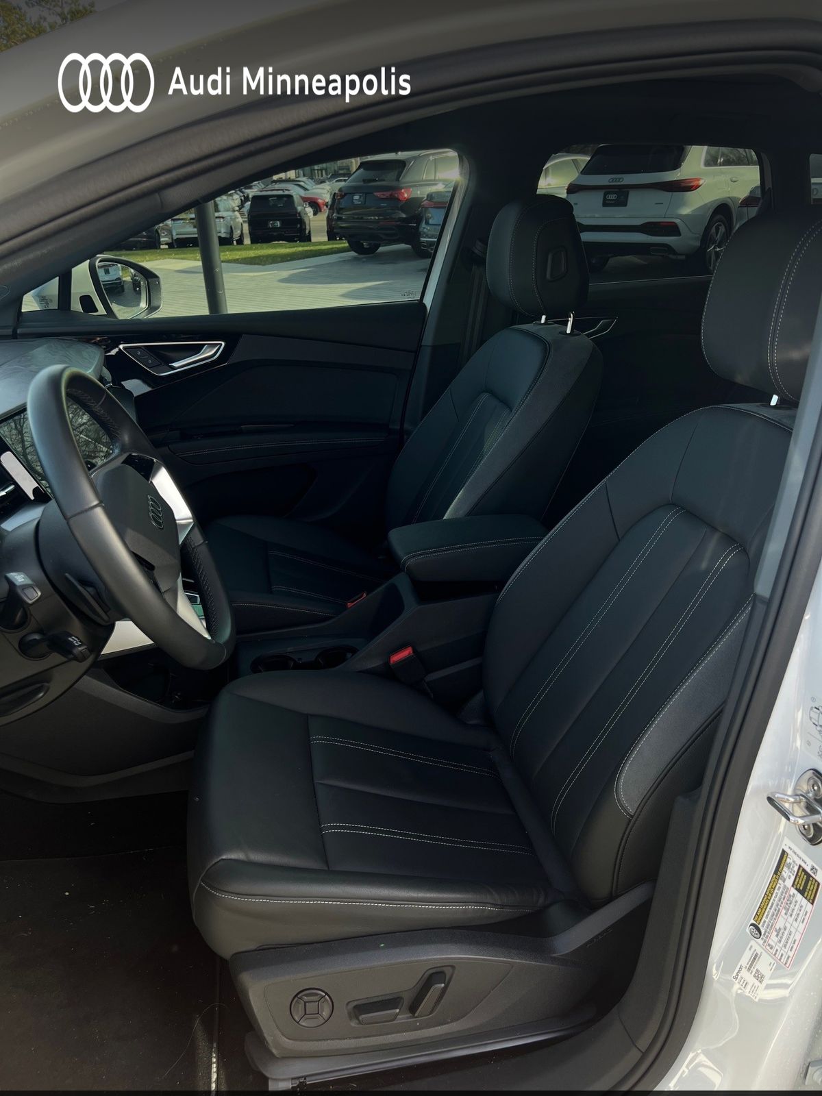 Thumbnail: 2024 Audi Q4 e-tron - 11