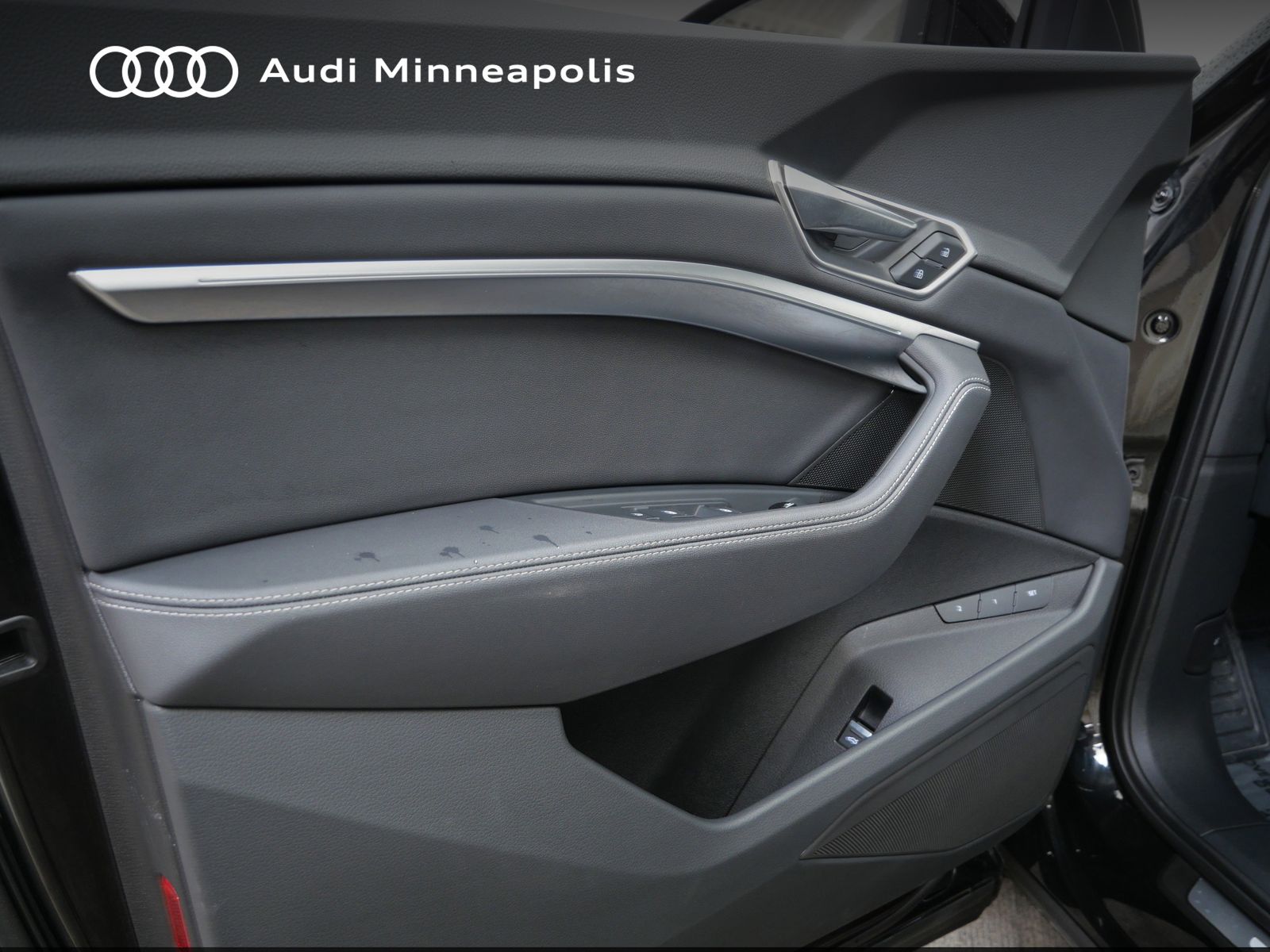 Thumbnail: 2024 Audi Q8 e-tron - 12