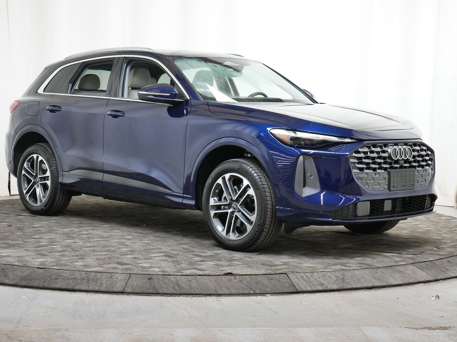 Thumbnail: 2025 Audi Q5 - 8