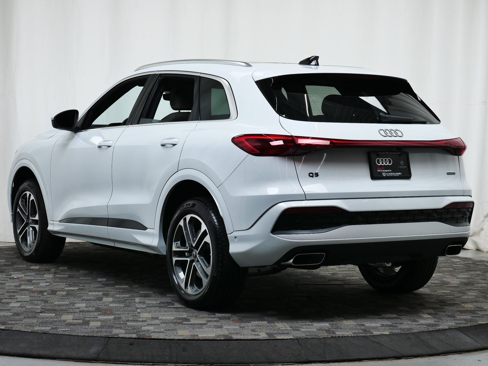 Thumbnail: 2025 Audi Q5 - 4