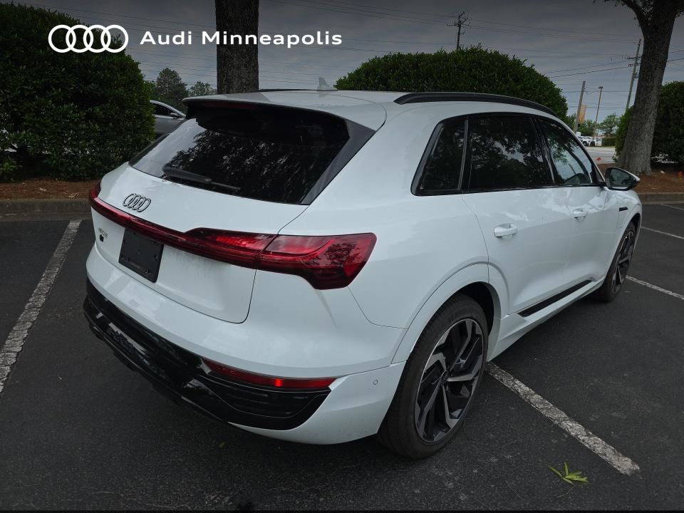 Thumbnail: 2024 Audi Q8 e-tron - 7