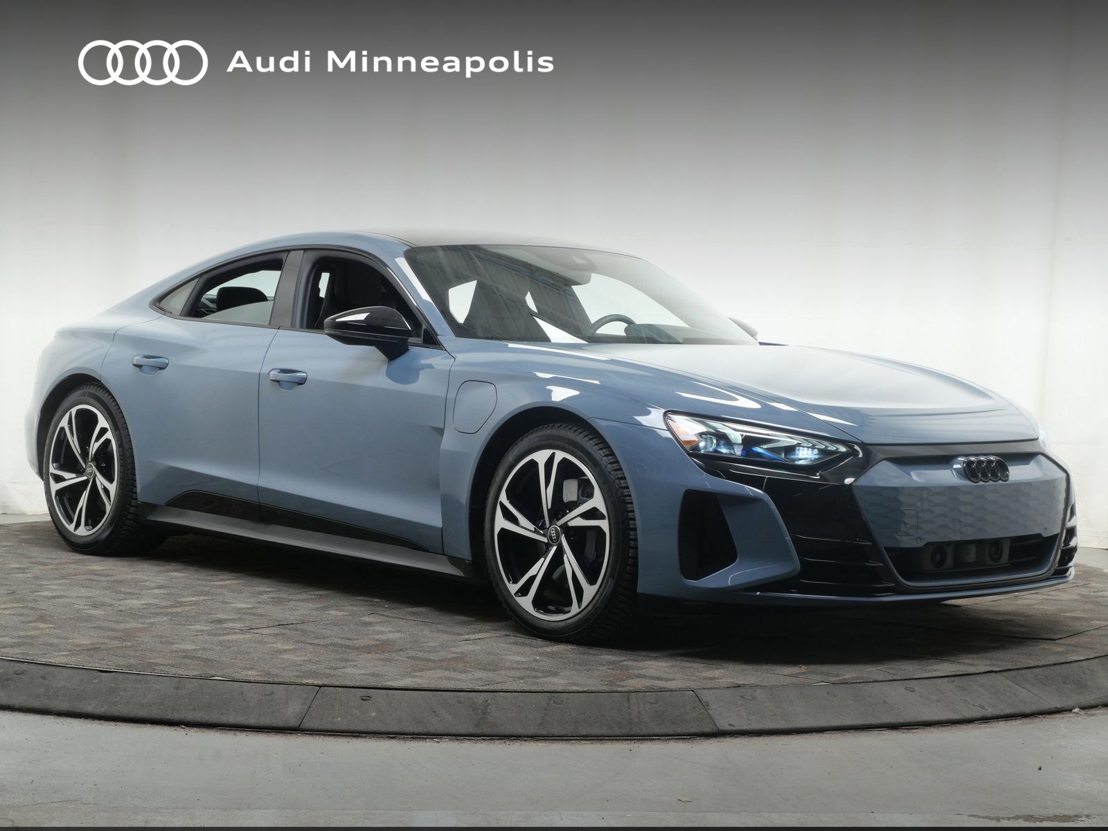 Thumbnail: 2023 Audi e-tron GT - 10