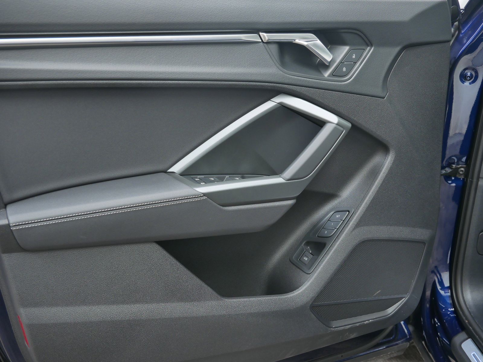 Thumbnail: 2025 Audi Q3 - 9