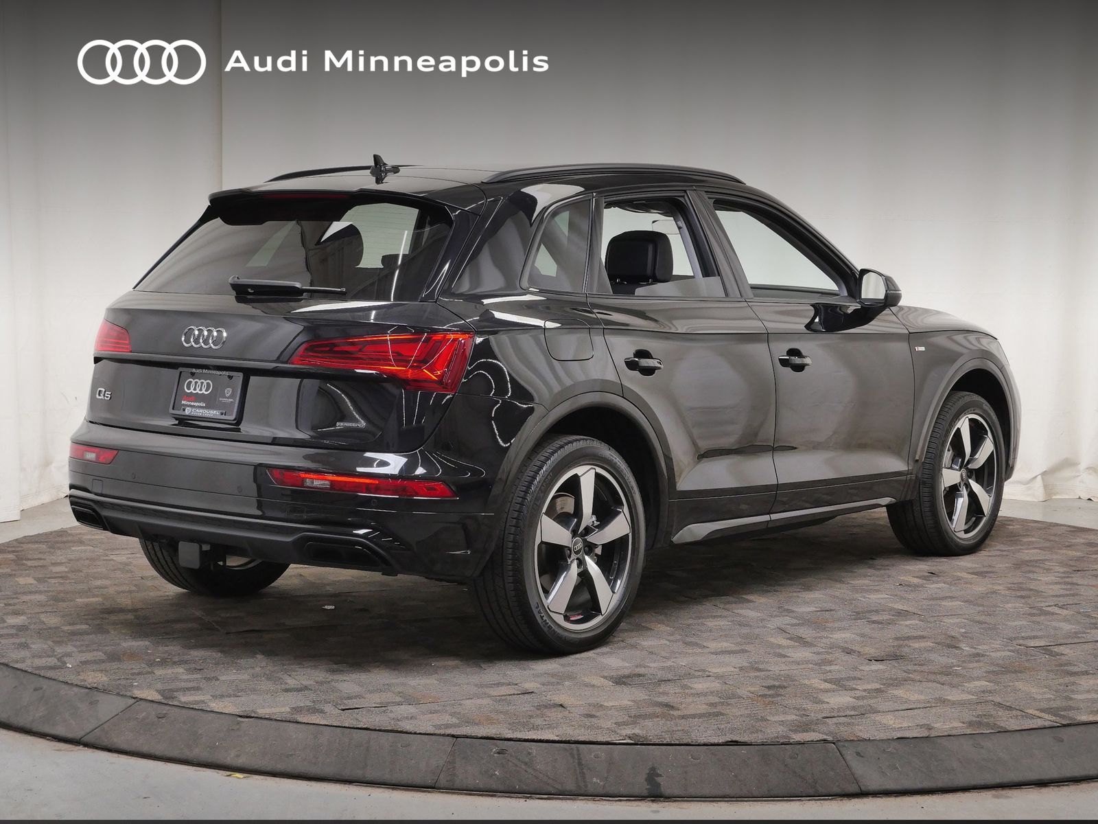 Thumbnail: 2023 Audi Q5 - 7