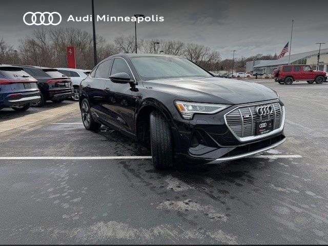 Thumbnail: 2023 Audi e-tron S - 6