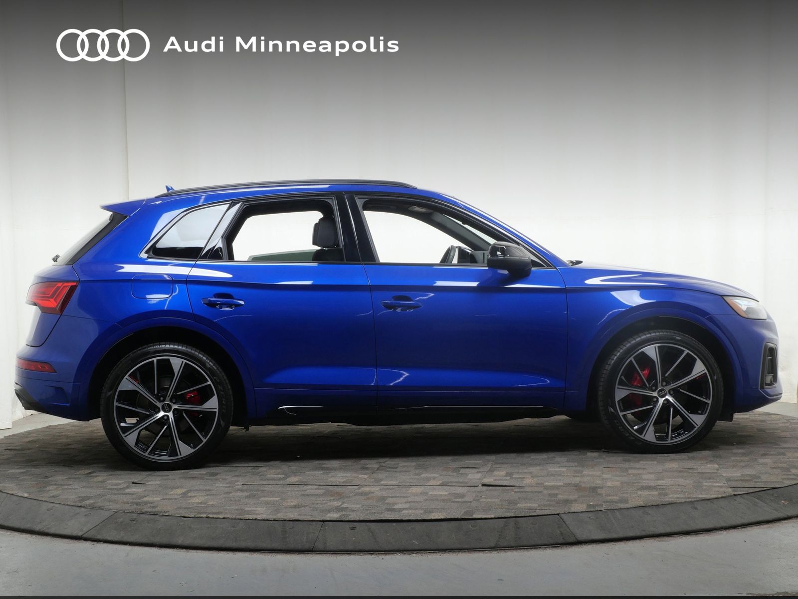 Thumbnail: 2023 Audi SQ5 - 9
