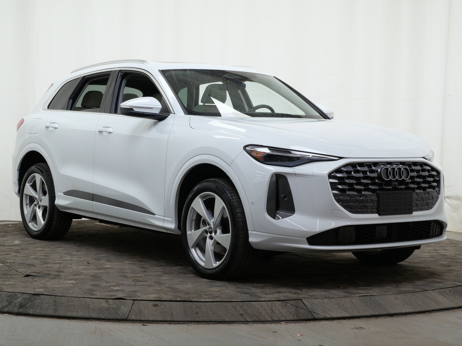 Thumbnail: 2025 Audi Q5 - 7