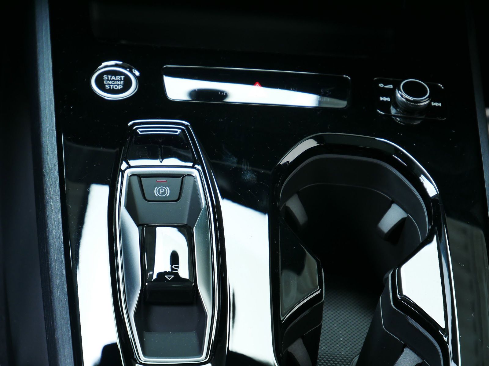 Thumbnail: 2025 Audi A5 - 15