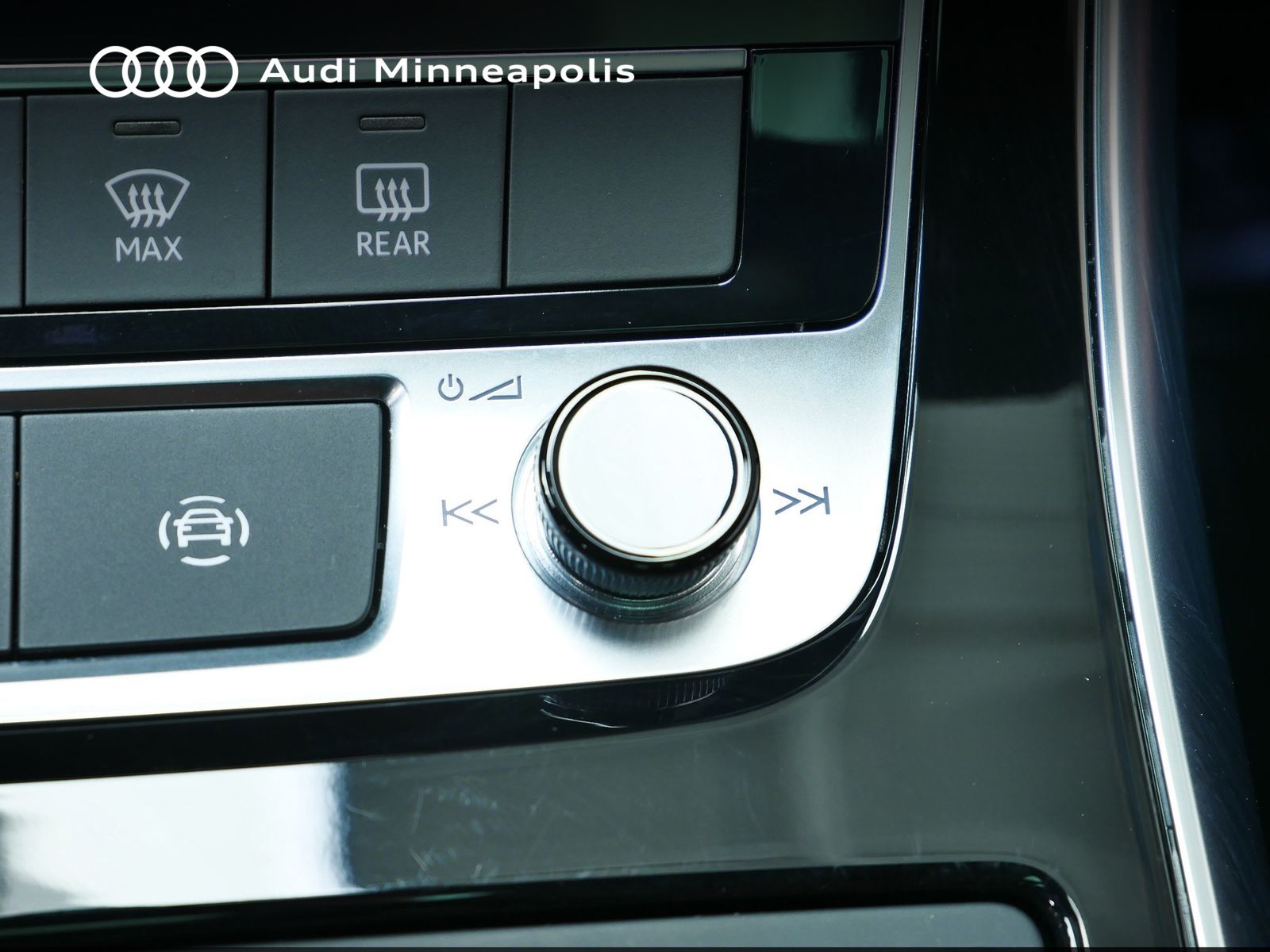 Thumbnail: 2023 Audi Q7 - 32