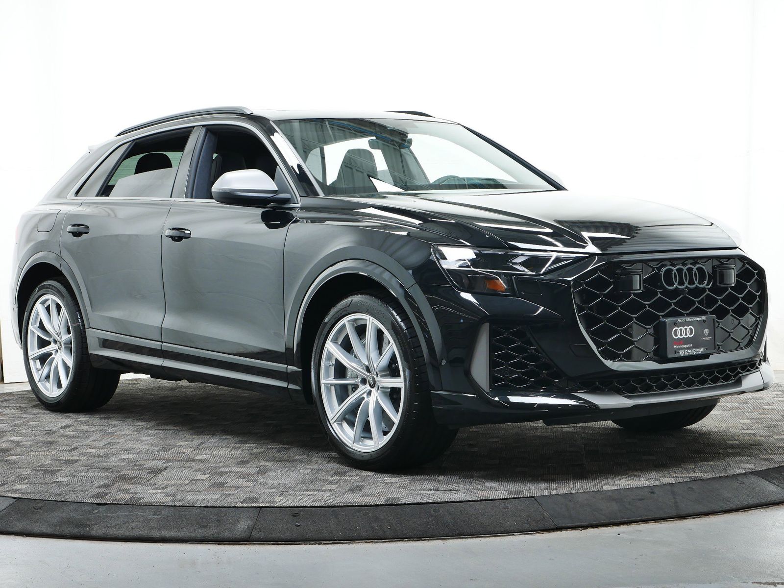 Thumbnail: 2025 Audi RS Q8 - 8