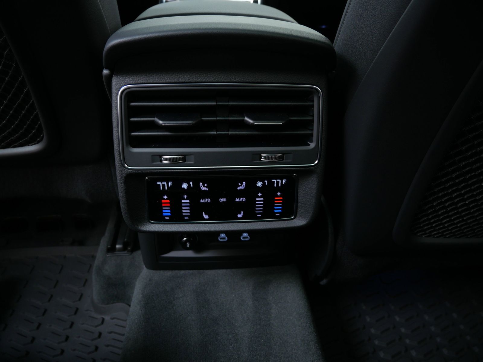 Thumbnail: 2026 Audi Q7 - 14