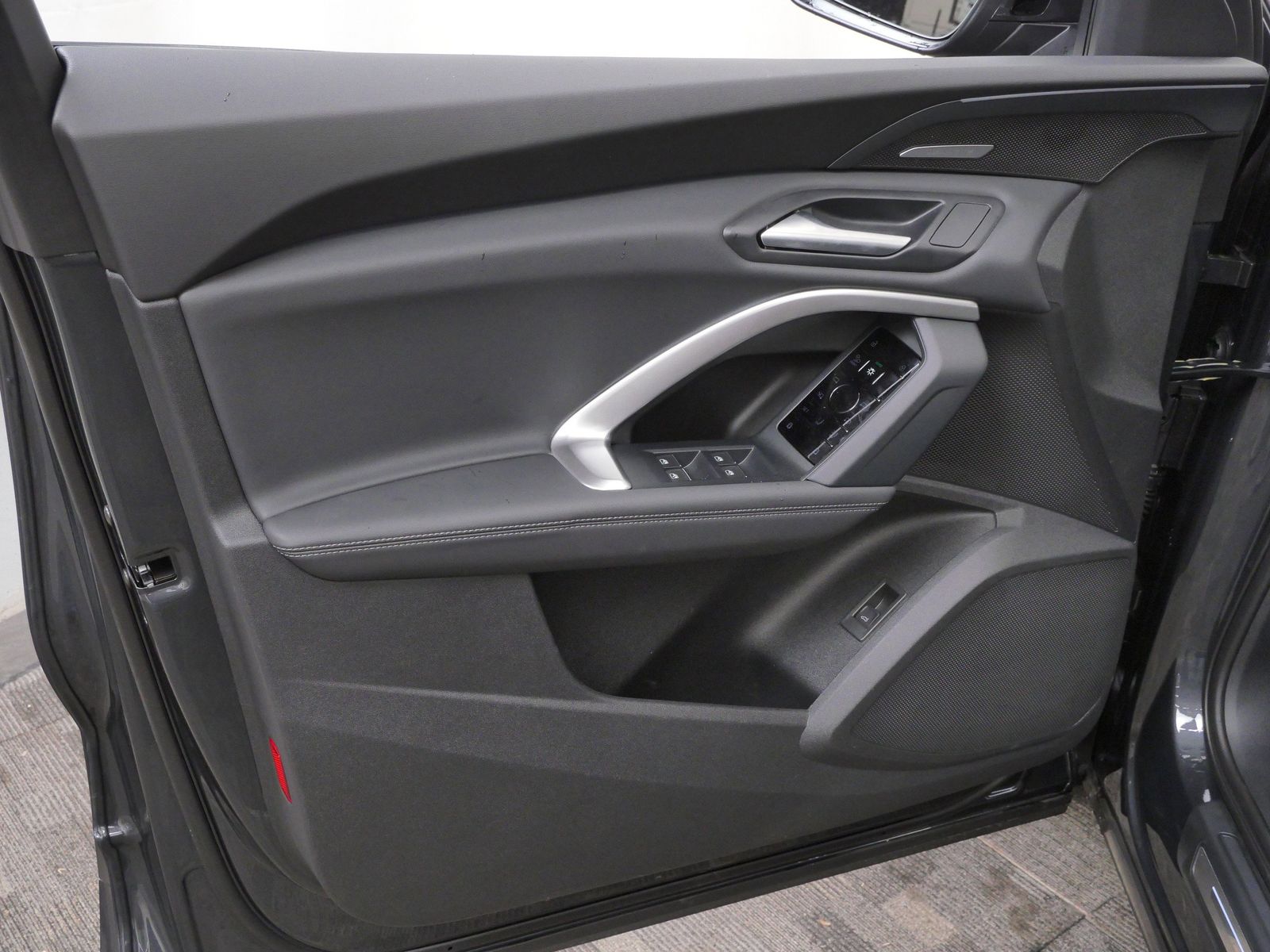 Thumbnail: 2026 Audi Q5 - 10