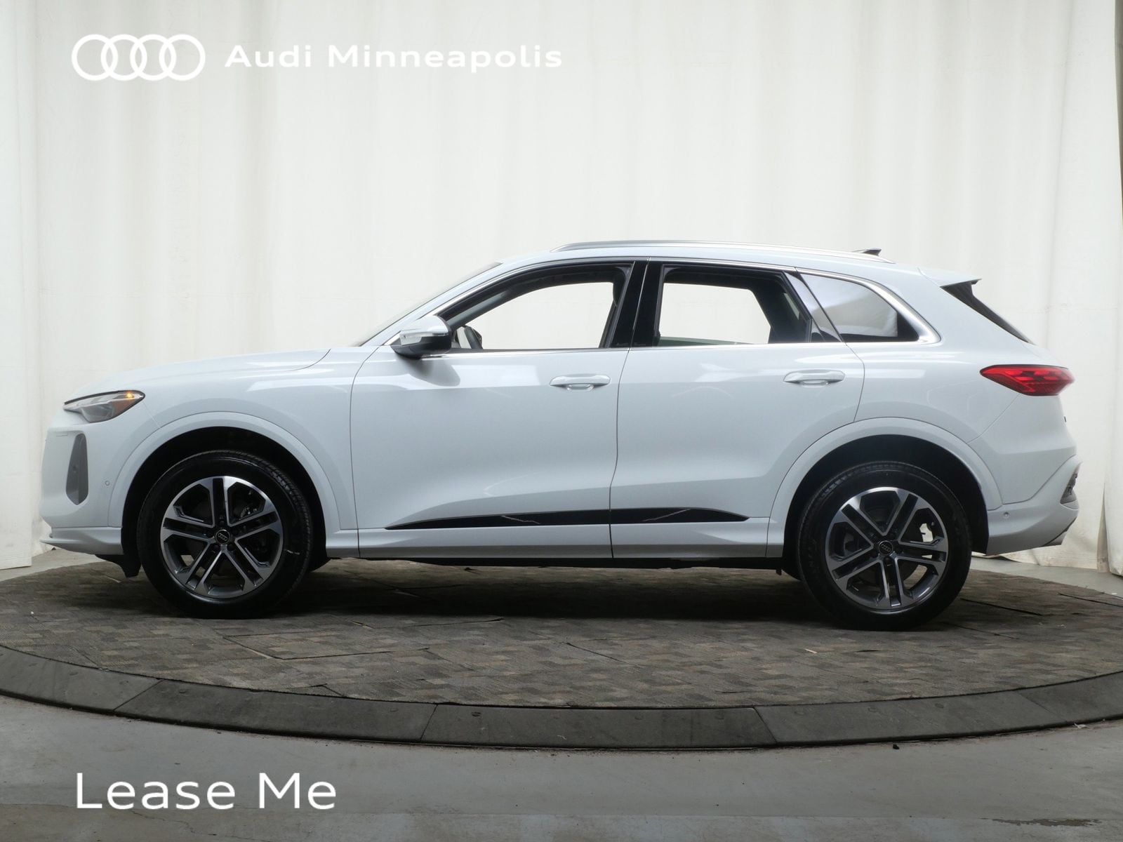 Thumbnail: 2025 Audi Q5 - 3