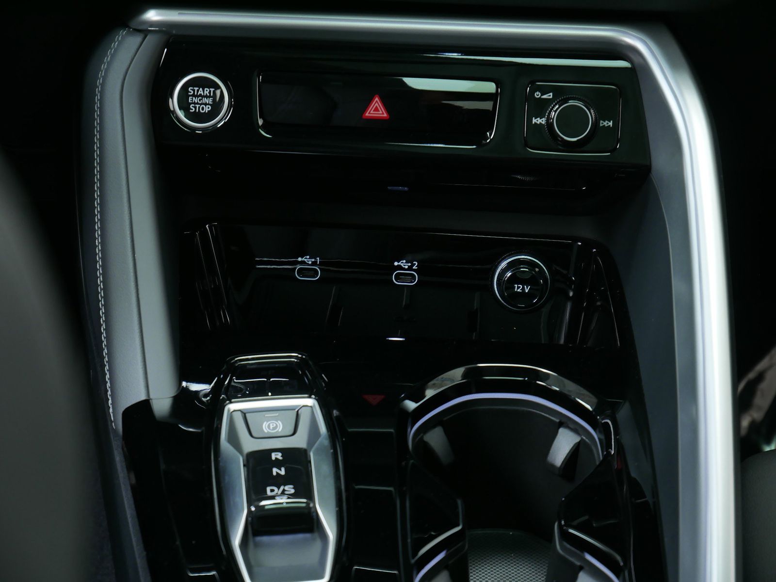 Thumbnail: 2025 Audi Q5 - 15