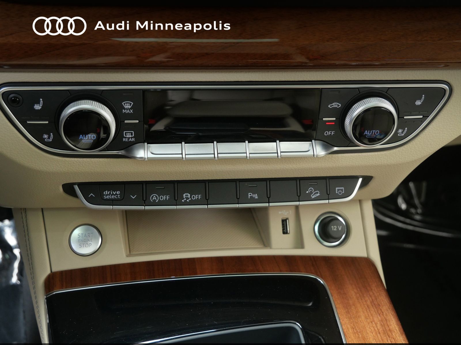 Thumbnail: 2023 Audi Q5 - 24