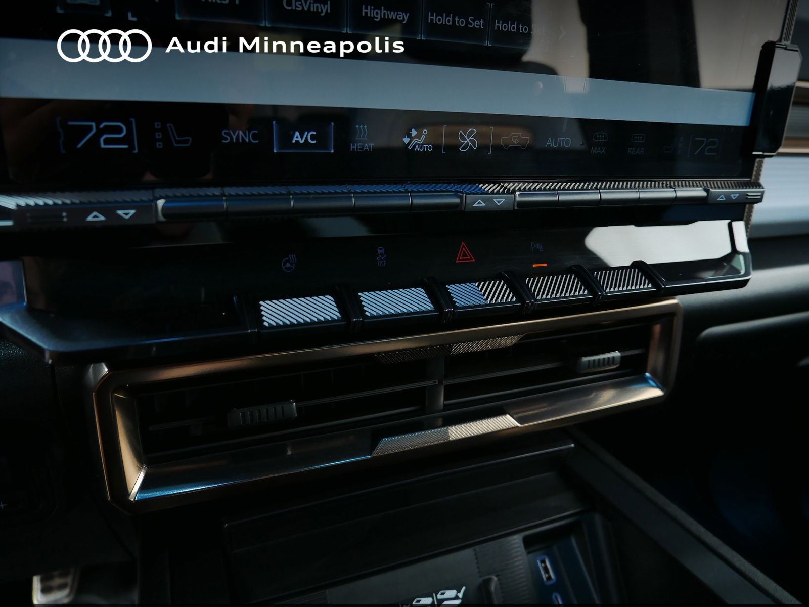 Thumbnail: 2024 GMC Hummer EV - 25