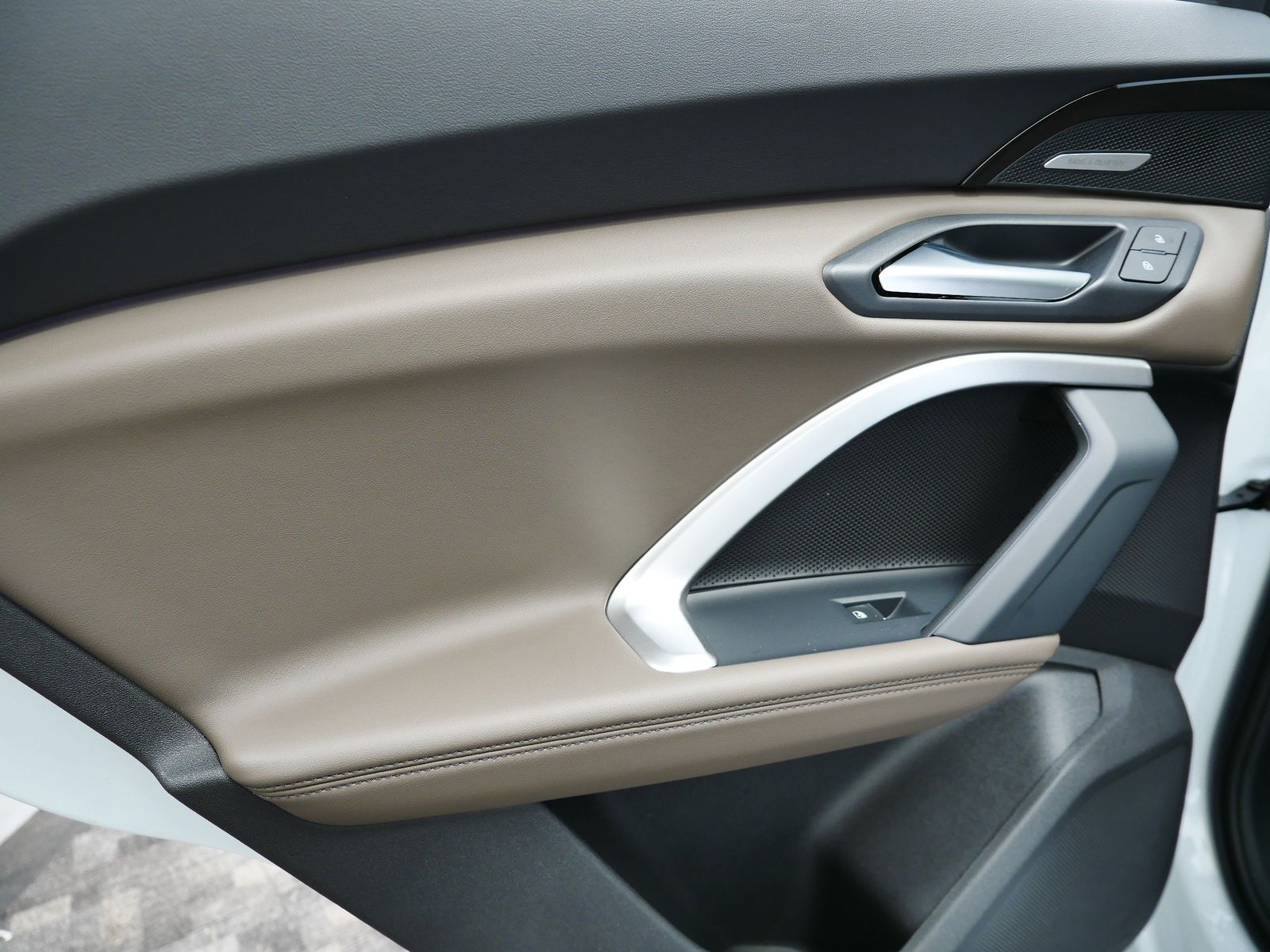 Thumbnail: 2025 Audi Q5 - 13