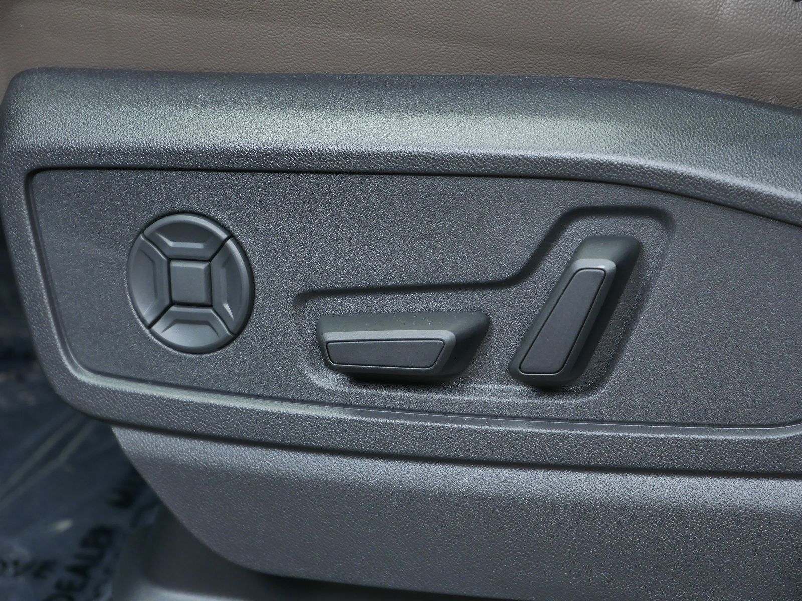 Thumbnail: 2025 Audi Q5 - 11